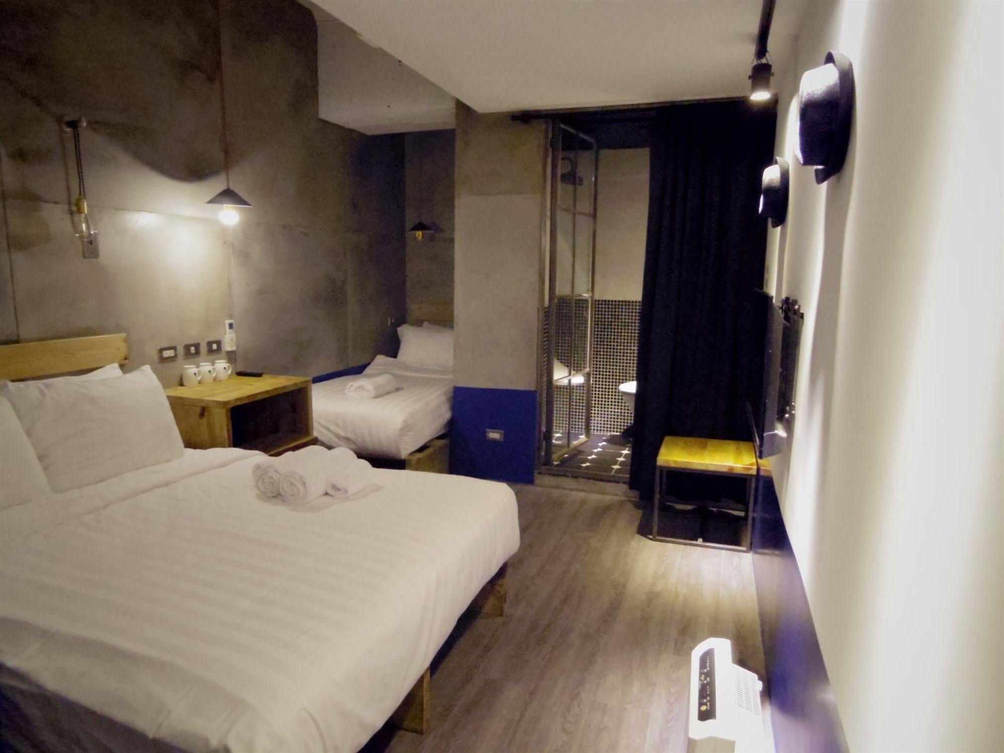 Just Inn 正旅館 北車 Тайпей Екстериор снимка