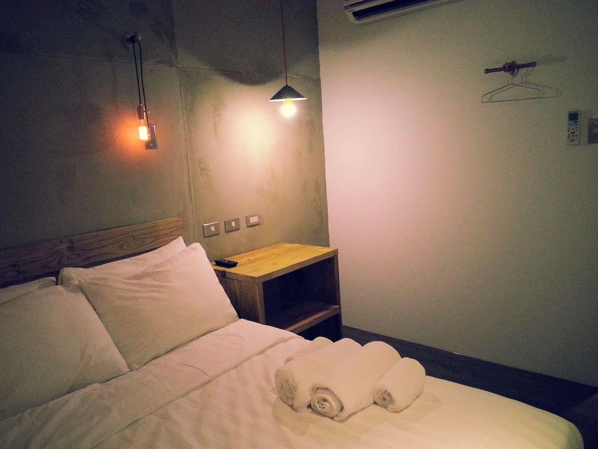 Just Inn 正旅館 北車 Тайпей Екстериор снимка
