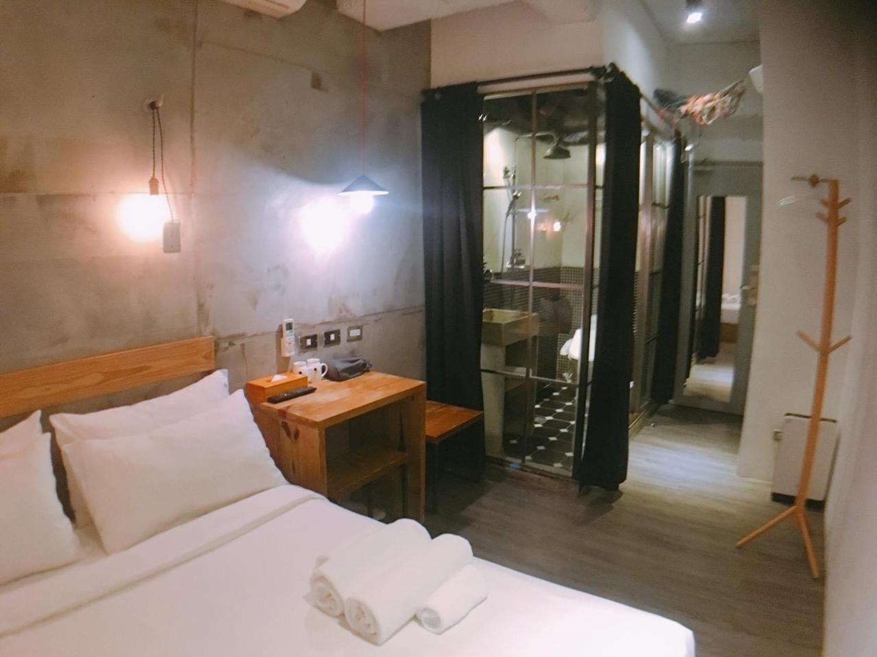 Just Inn 正旅館 北車 Тайпей Екстериор снимка