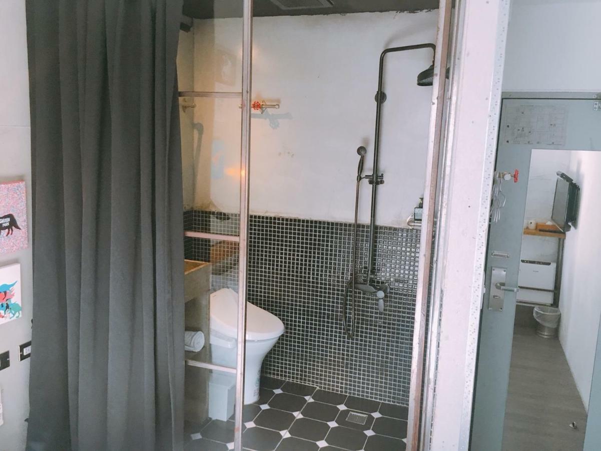 Just Inn 正旅館 北車 Тайпей Екстериор снимка