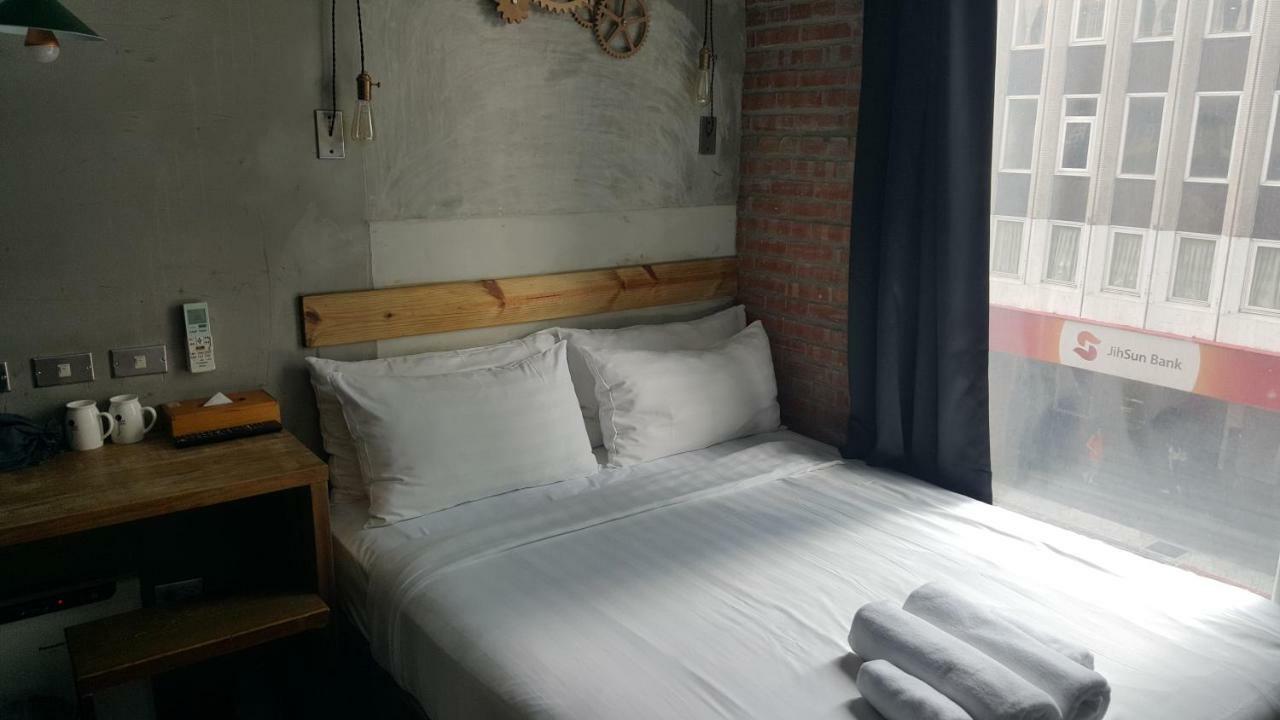 Just Inn 正旅館 北車 Тайпей Екстериор снимка