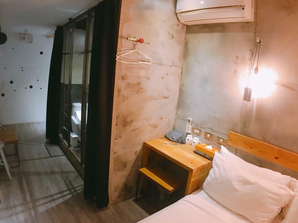 Just Inn 正旅館 北車 Тайпей Екстериор снимка